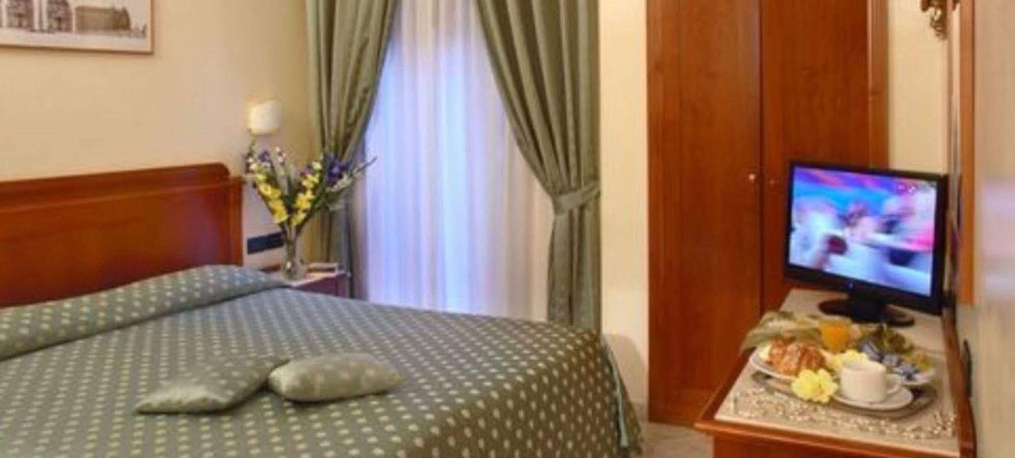 Hotel Smeraldo Roma Esterno foto